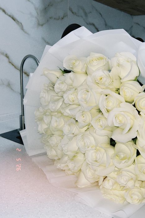 Розы белые голландские 51