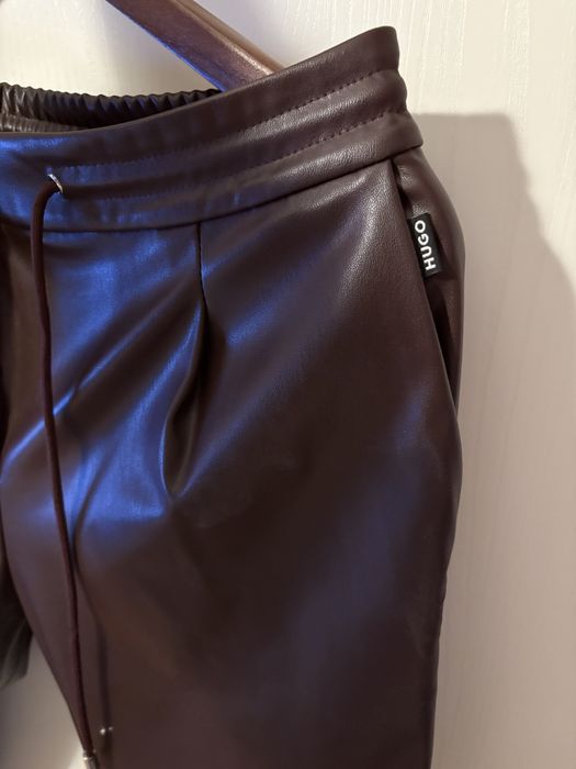 Дамски кожен панталон HUGO