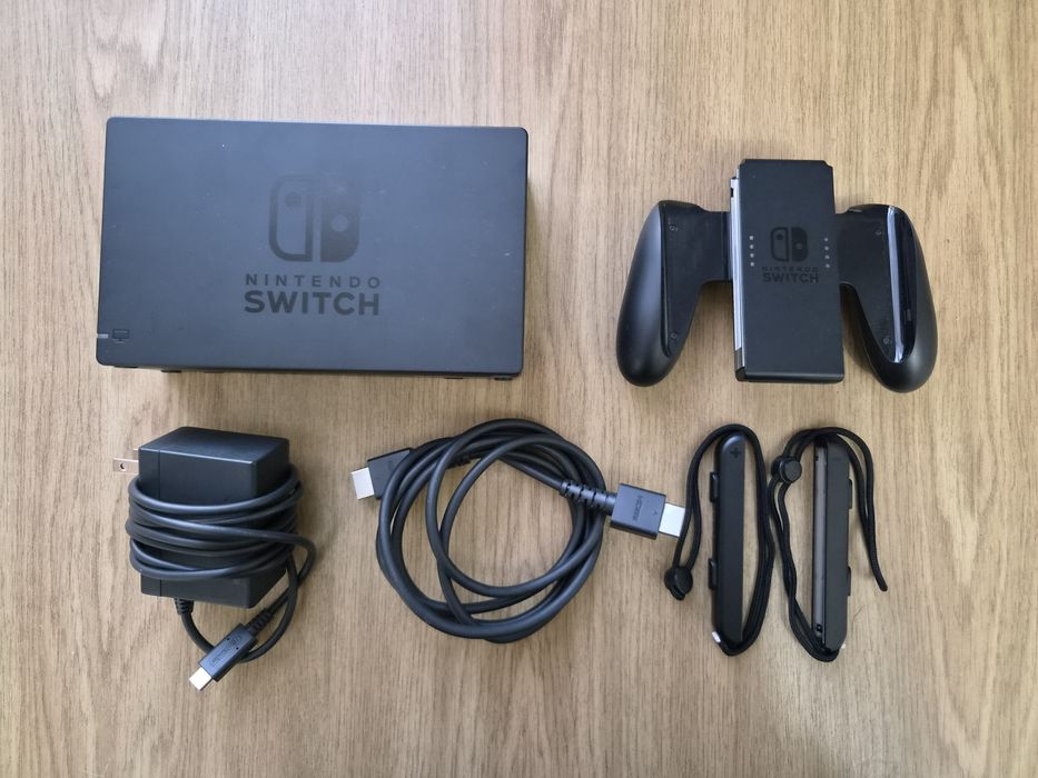 Nintendo Switch комплект док станция зарядка грип ремешки