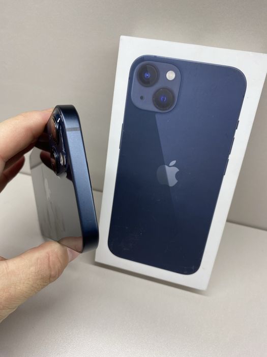 Продам iPhone 13 почти новый 256/100%