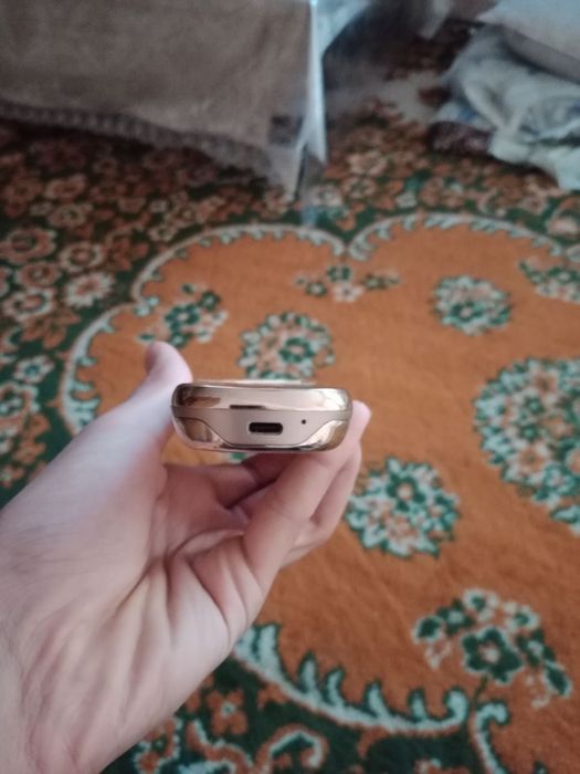8800 Vertu oltin rang
