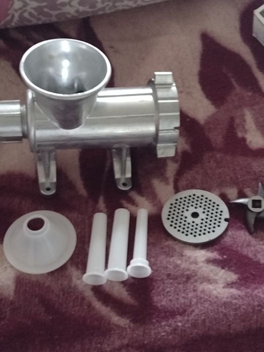 Продава се машина за смилане на месо