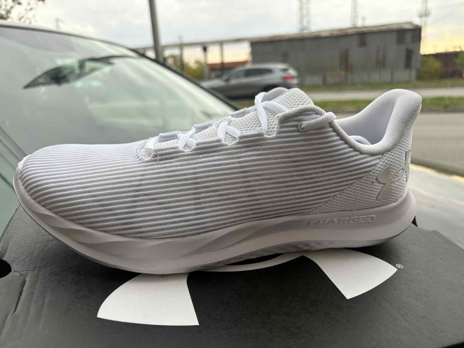 Маратонки Under Armoud 45 размер  29см стелка