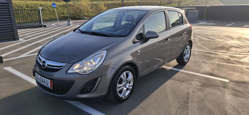Opel Corsa 1.2,cutie automată