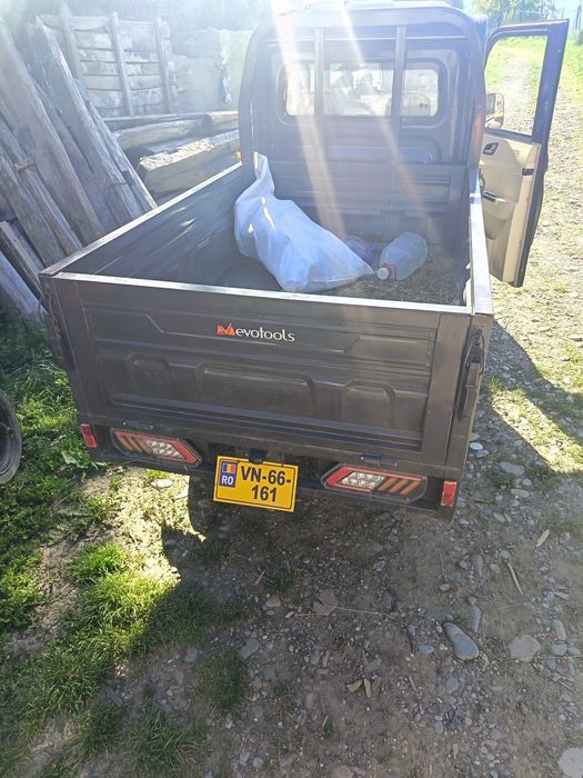 Vând camioneta electrica