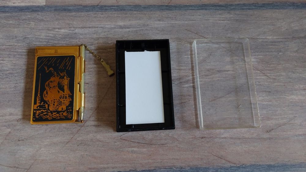 Винтидж тефтерче с метален гравиран калъф