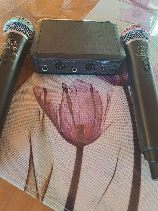 Boxa activa MAC MAH și mixer pasiv Mackie; microfoane wireless behringer