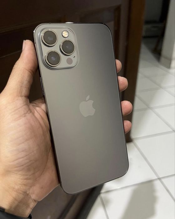 Продам Айфон 12Pro Max 256gb