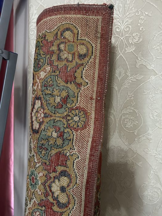 Ковры в хорошем состоянии.