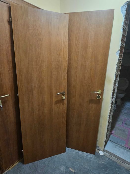 Интериорни врати, 3, цвят орех