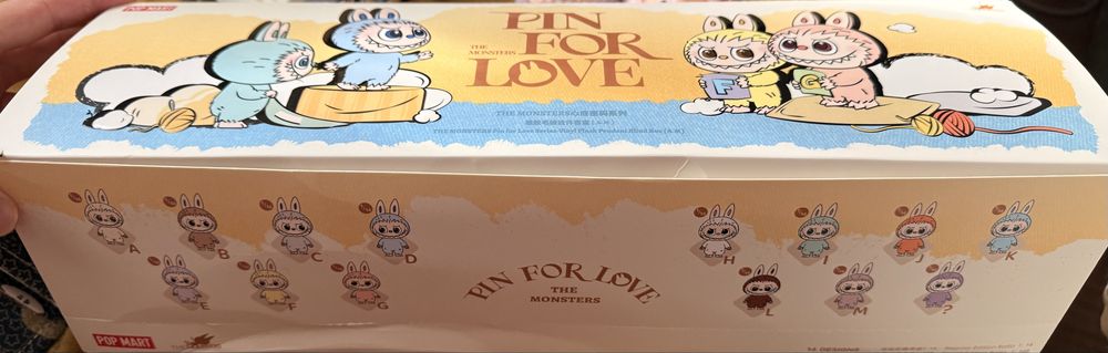 Labubu “pin for love”