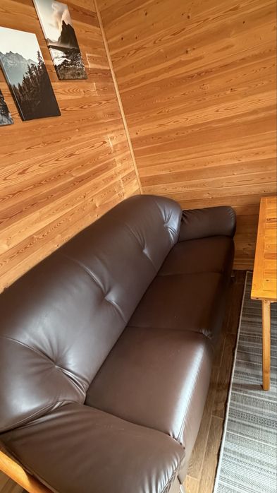 Продаю кожаный диван