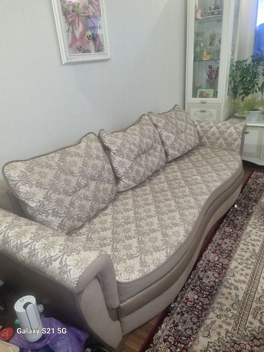 Продам диван в отличном состоянии