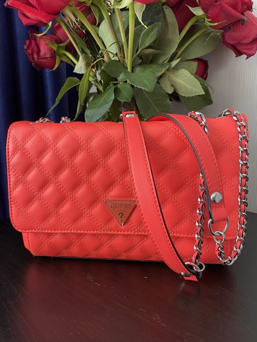 Geanta Guess editie limitata