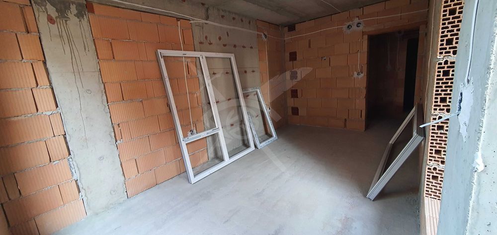 Продава се Двустаен апартамент в Пловдив, Христо Смирненски - 75 кв.м за 1230 €/кв.м - Снимка #2