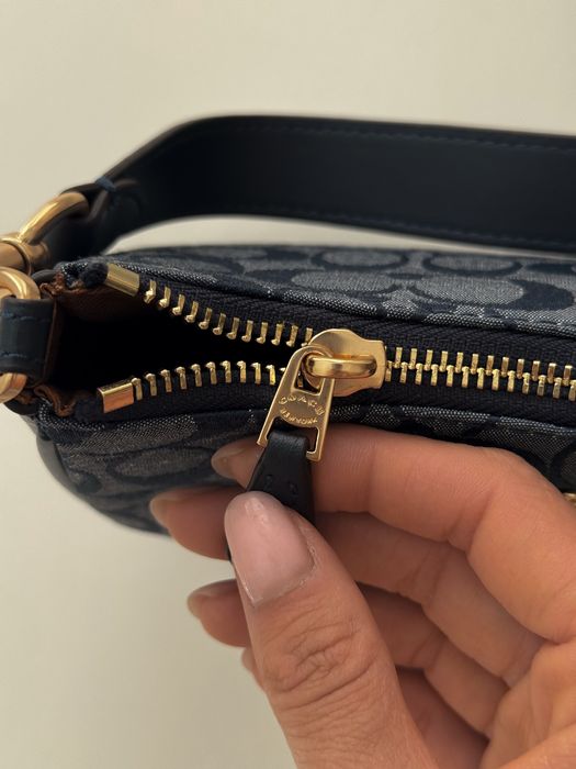 Продам сумку Coach Shoulder/Crossbody