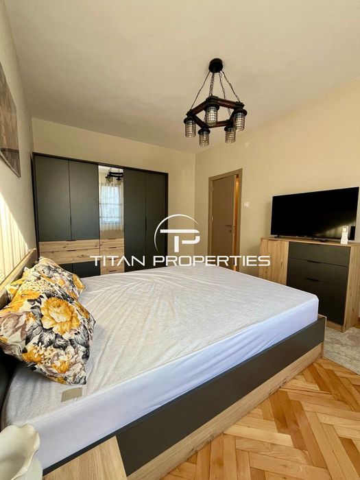 Четиристаен апартамент за продажба в жк. Христо Смирненски