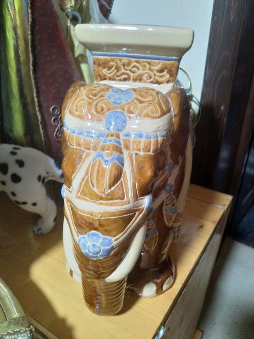 Elefant mare ceramica teracota .,/ suport de flori.