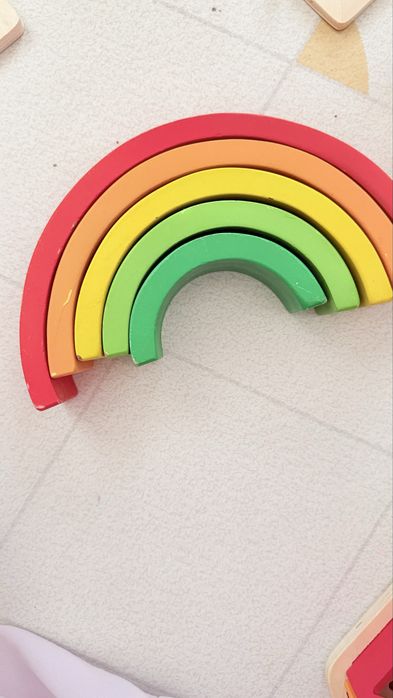 Лот Дървени Montessori играчки Hape и др.