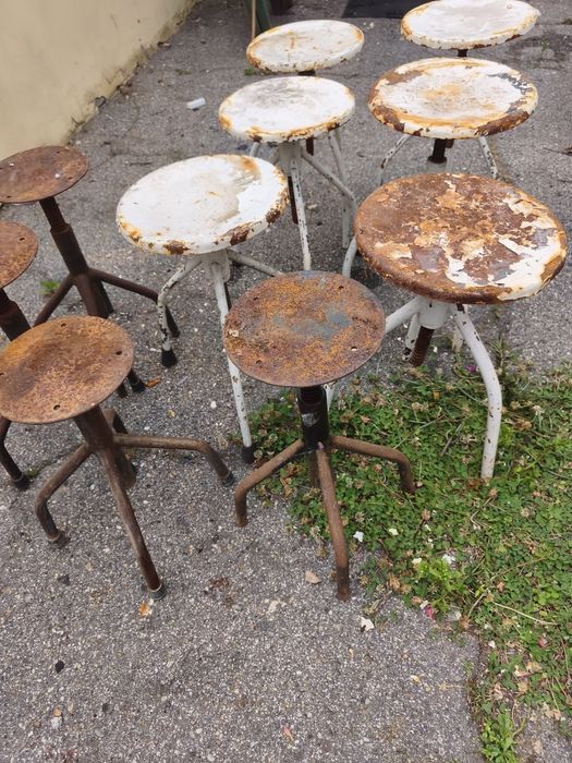 Taburete cu șurub metalice vechi