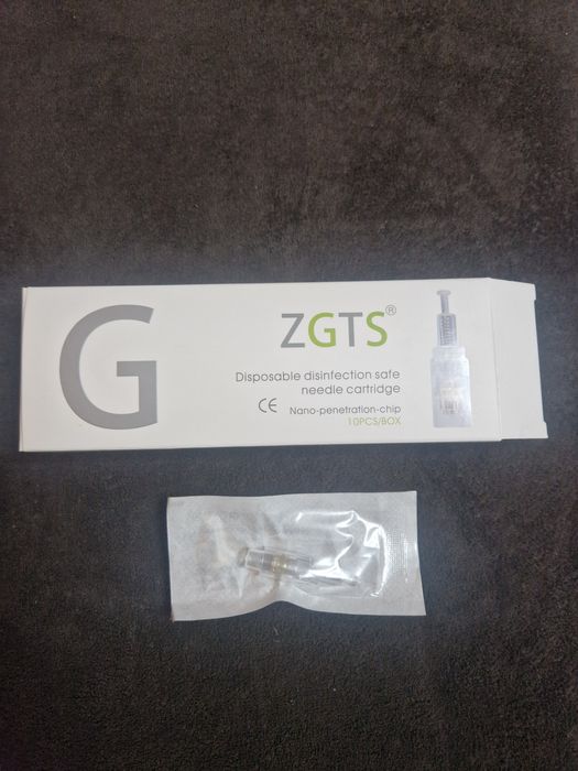 Set capete microdermabraziune cu diamante și cartuse microneedling