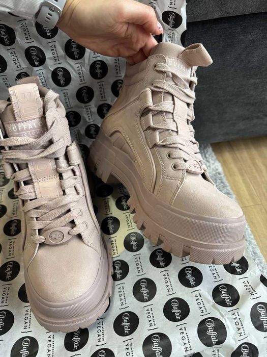 Боти Buffalo, 38 номер