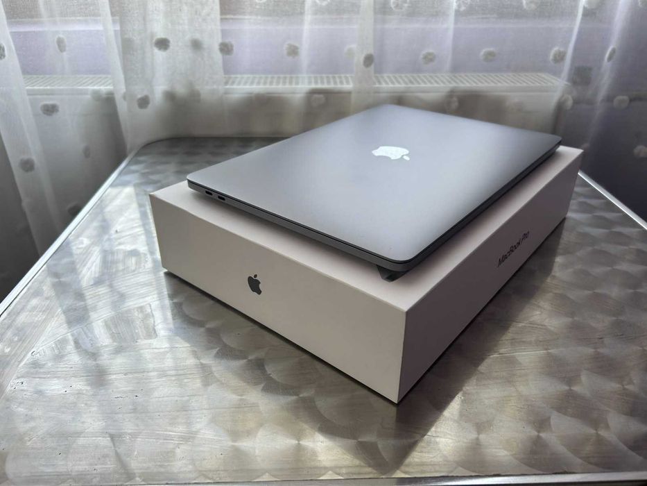 MacBook Pro 13 M1 256GB 8GB RAM