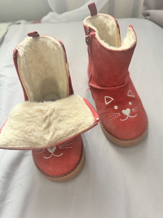 Продам детские угги натуральный мех