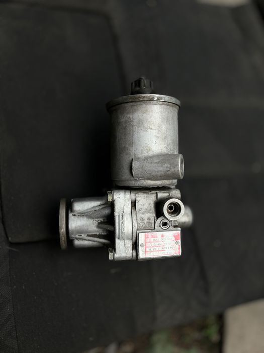 Насос ГУРА на Мерседес w202