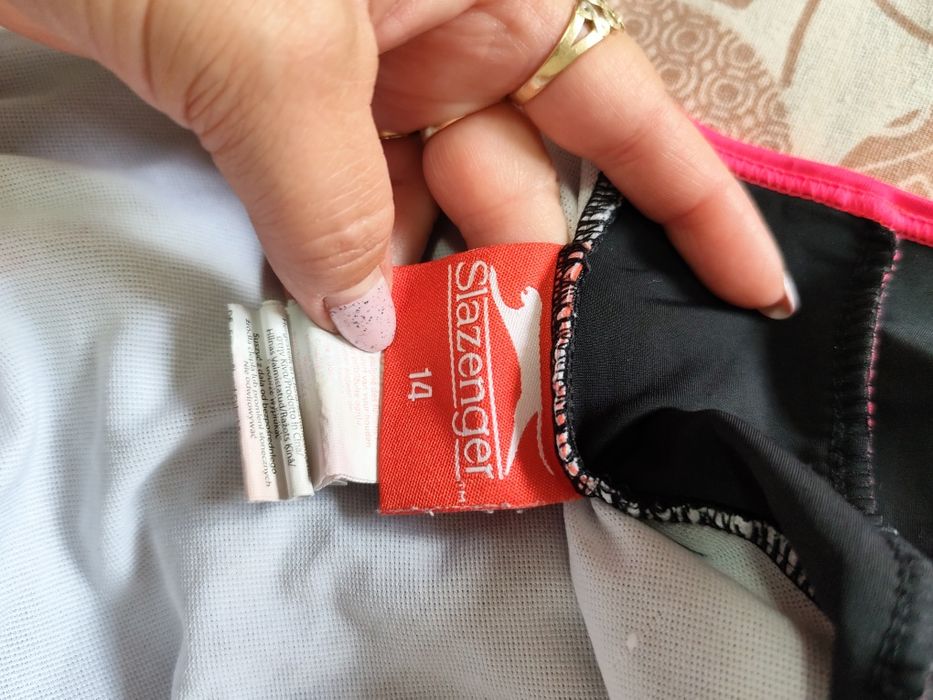 Slagenzer costum de baie