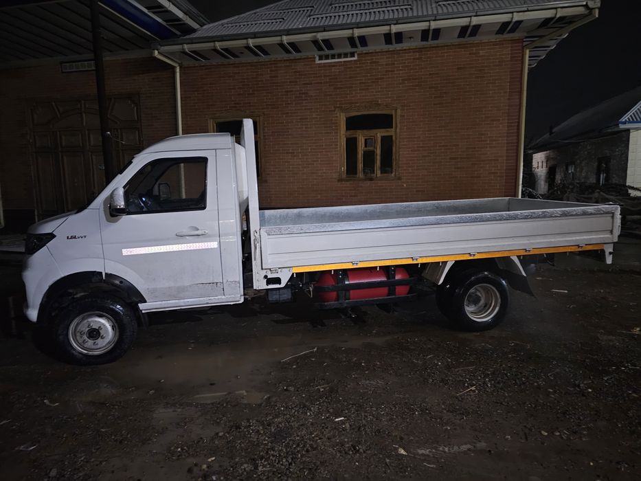 Zo'r xolatda to'ribdi