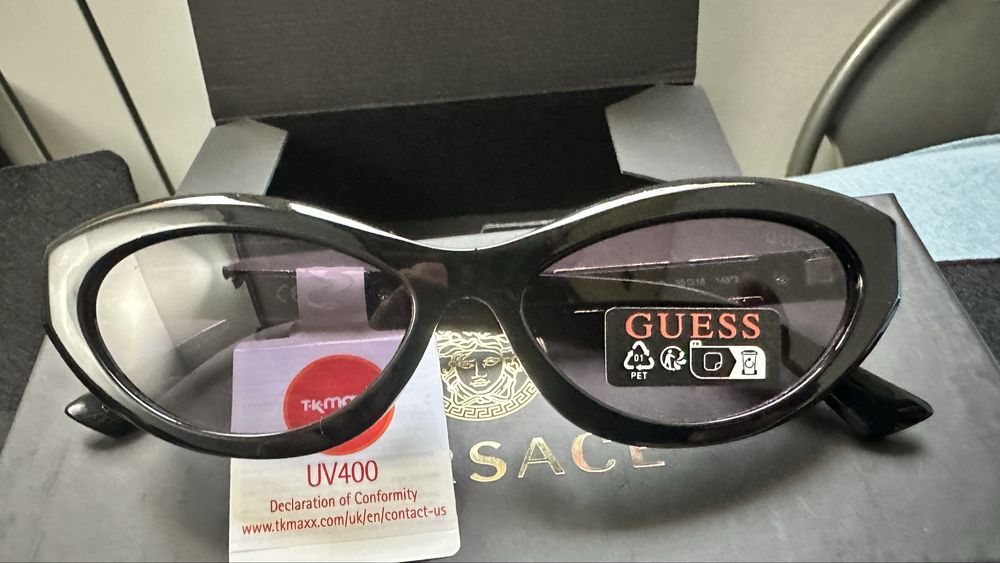 Ochelati dama si barbatesti Guess originali din UK