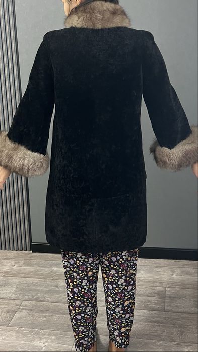 Продам мутоновую шубу