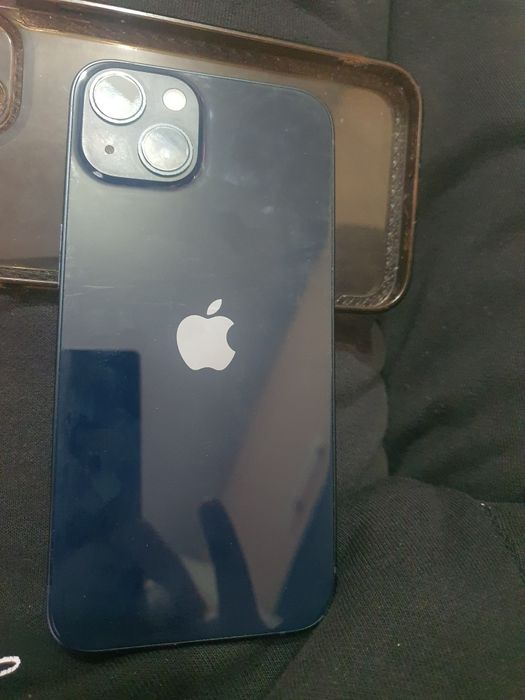 Vând iphone 13 în stare buna fără defecte și piese înlocuite.Sau schimb.