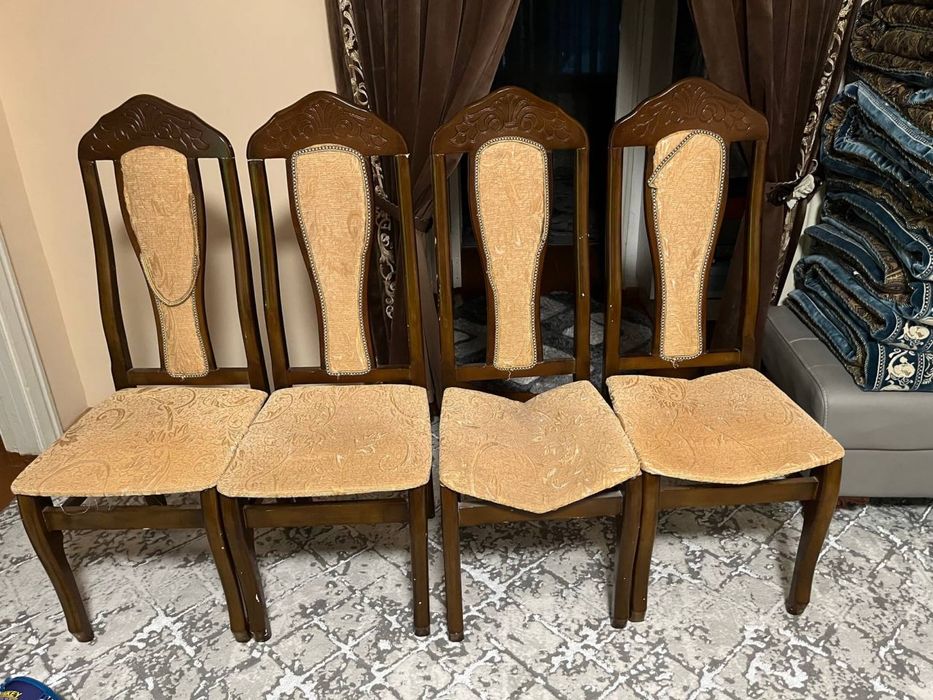 Продаю стулья деревяные