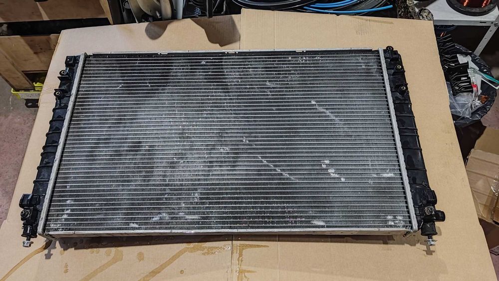 AUDI  А8 D2 4.2 На части