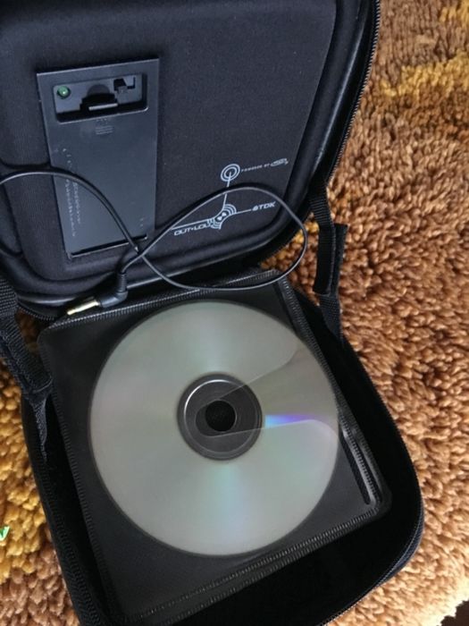 TDK-out loud колонка с място за съхранение на дискове