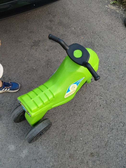 Motor din plastic
