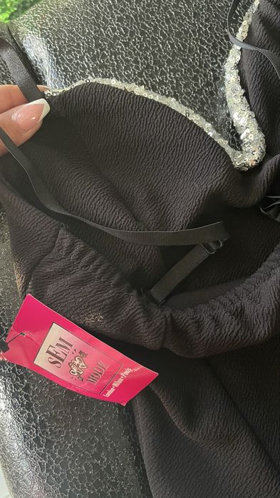 Нов прекрасен еластичен гащеризон с нежни сребристи пайети