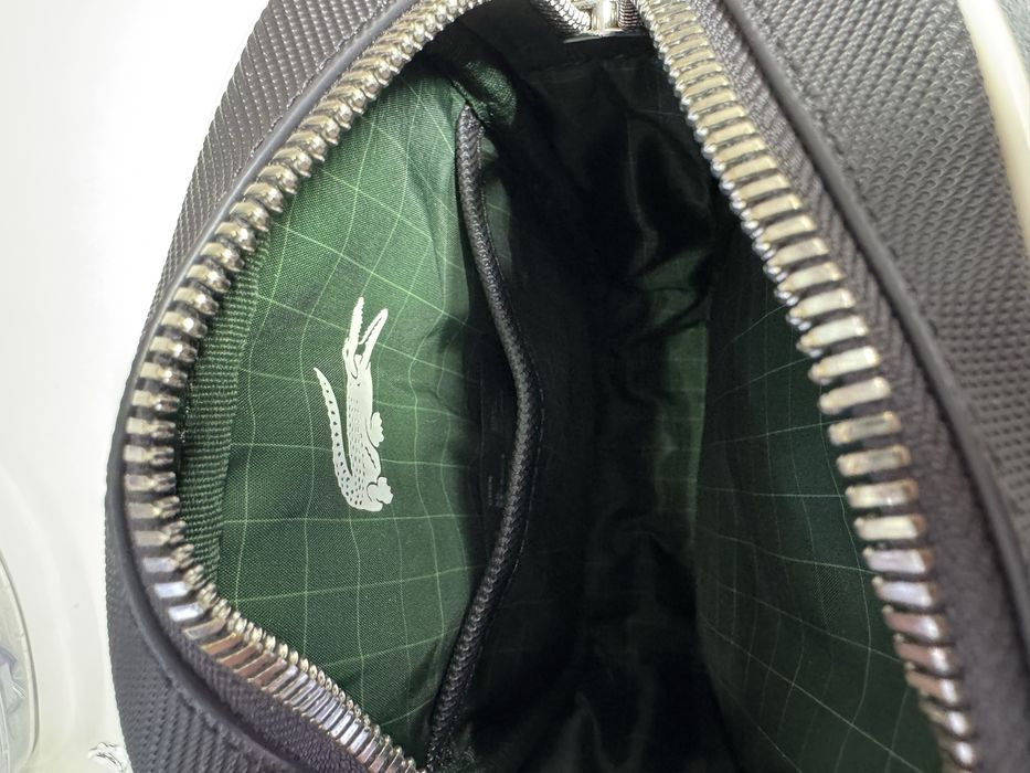 Сумочка через плечо Lacoste