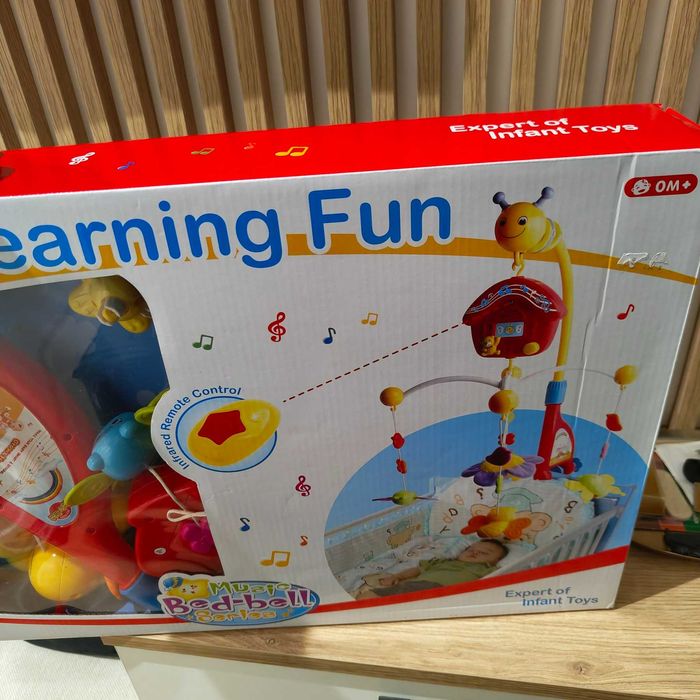 Музикална въртележка за бебешка кошара