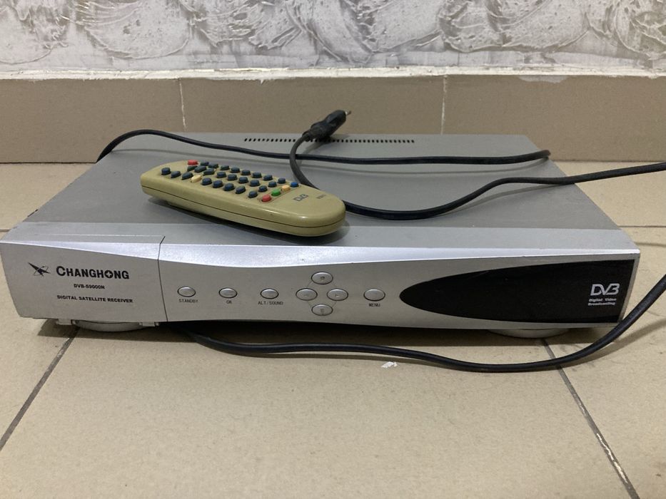 Продается цифровой спутниковый ресивер приемник Changhong