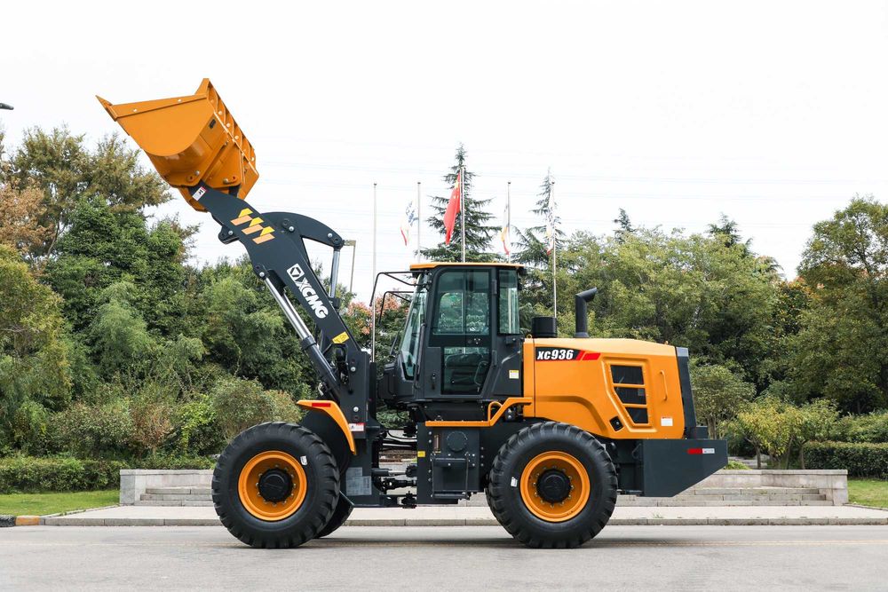 EMIL XC936  xcmg  yema в наличии 1,8 куб и 2,1  Джостик и Рычаг стрела