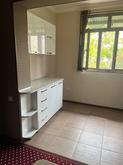 Продаётся двух комнатная на 17 квартале Юнусабад