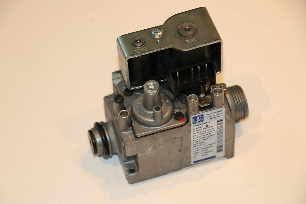 Vana de gaz Sigma 848 centrala termica Ariston Clas Evo Cares HS