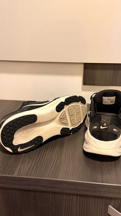 Adidasi Nike Vomero 18 Marimea 43