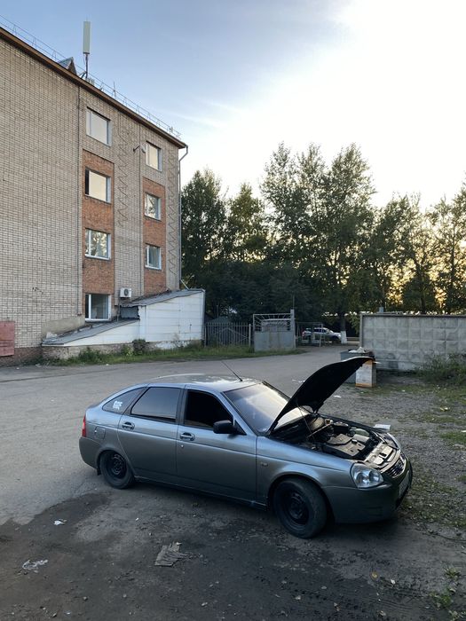 Приора 2010 года полулюкс