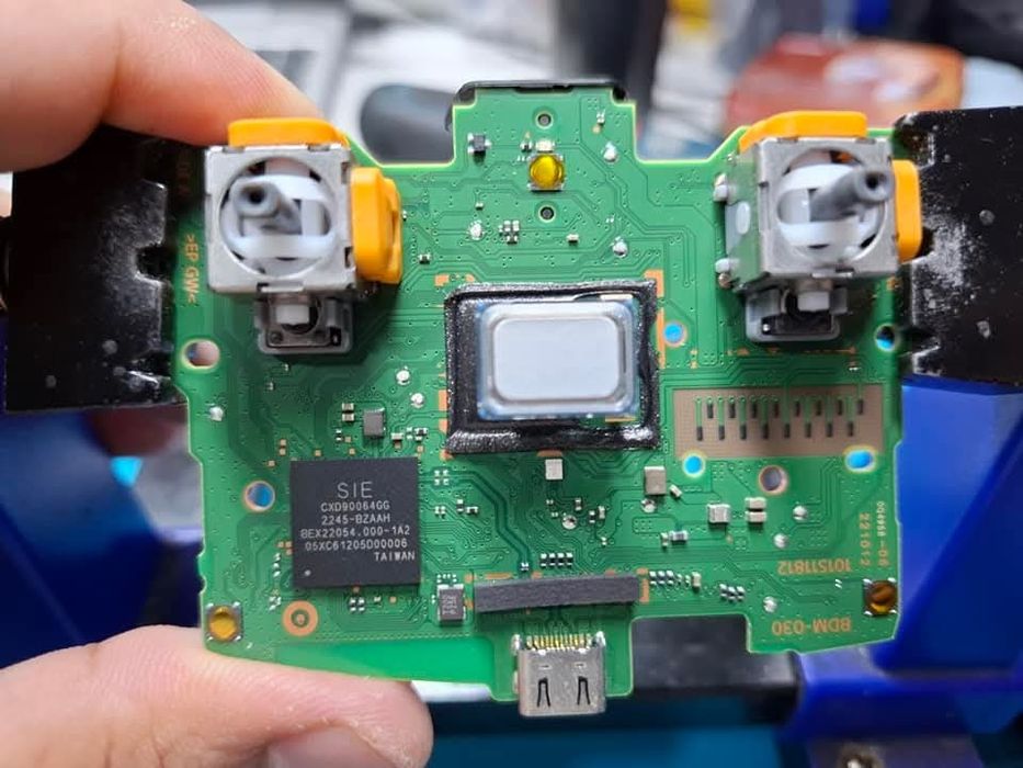 Reparatii Controller PS5–Schimb Joystick/Analog Hall Effect 80 LEI