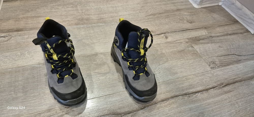 Adidas terrex и зимни боти декатлон