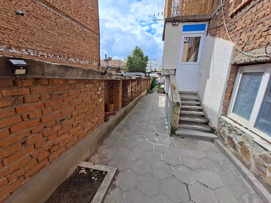 Продава се Тристаен апартамент в Панагюрище - 120 кв.м за 600 €/кв.м - Снимка #5